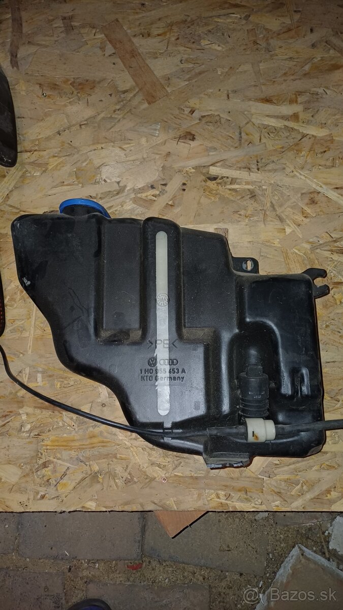 Predám Nádržka na golf mk3 vento