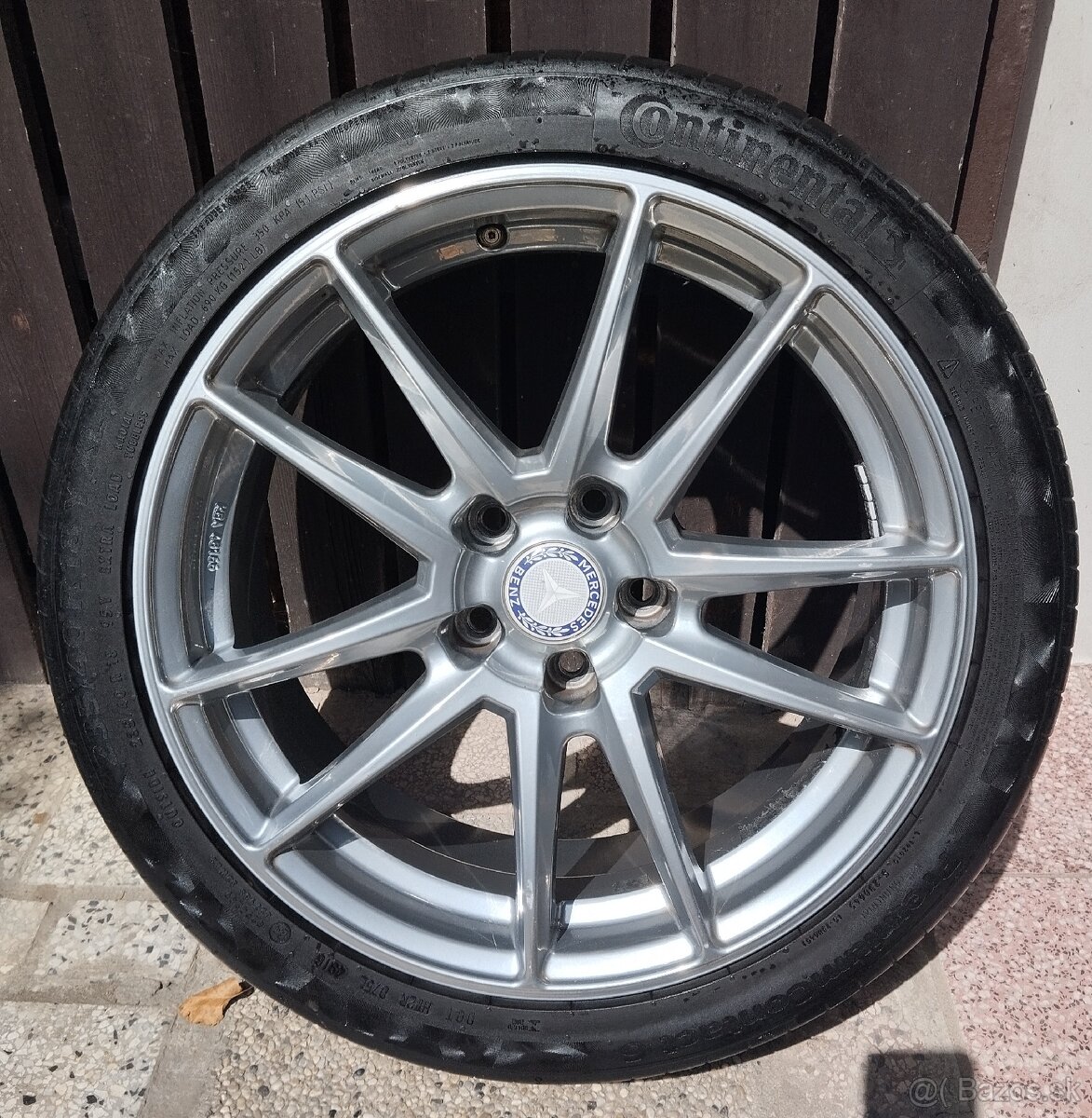 Disky R18 z ľahkej zliatiny s pneumatikami