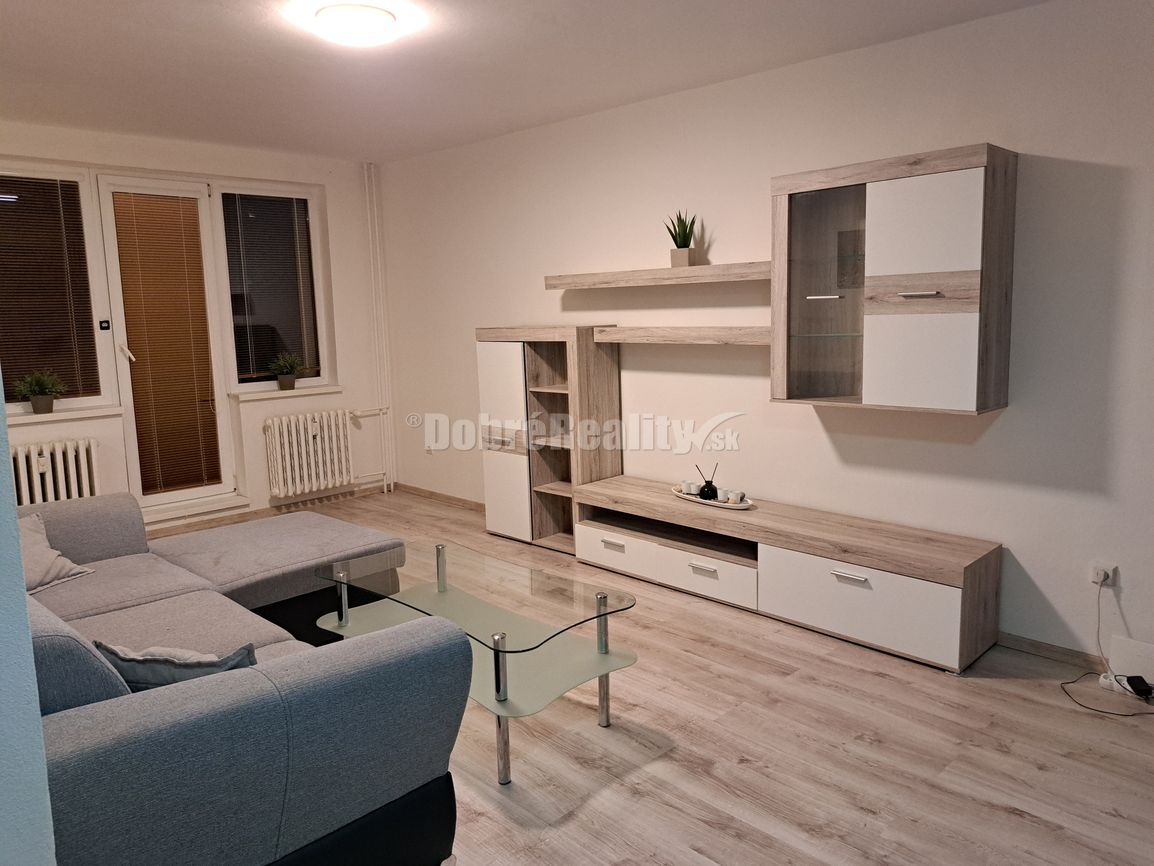 Ponúkame na prenájom trojizbový mezonetový byt v Trenčíne.