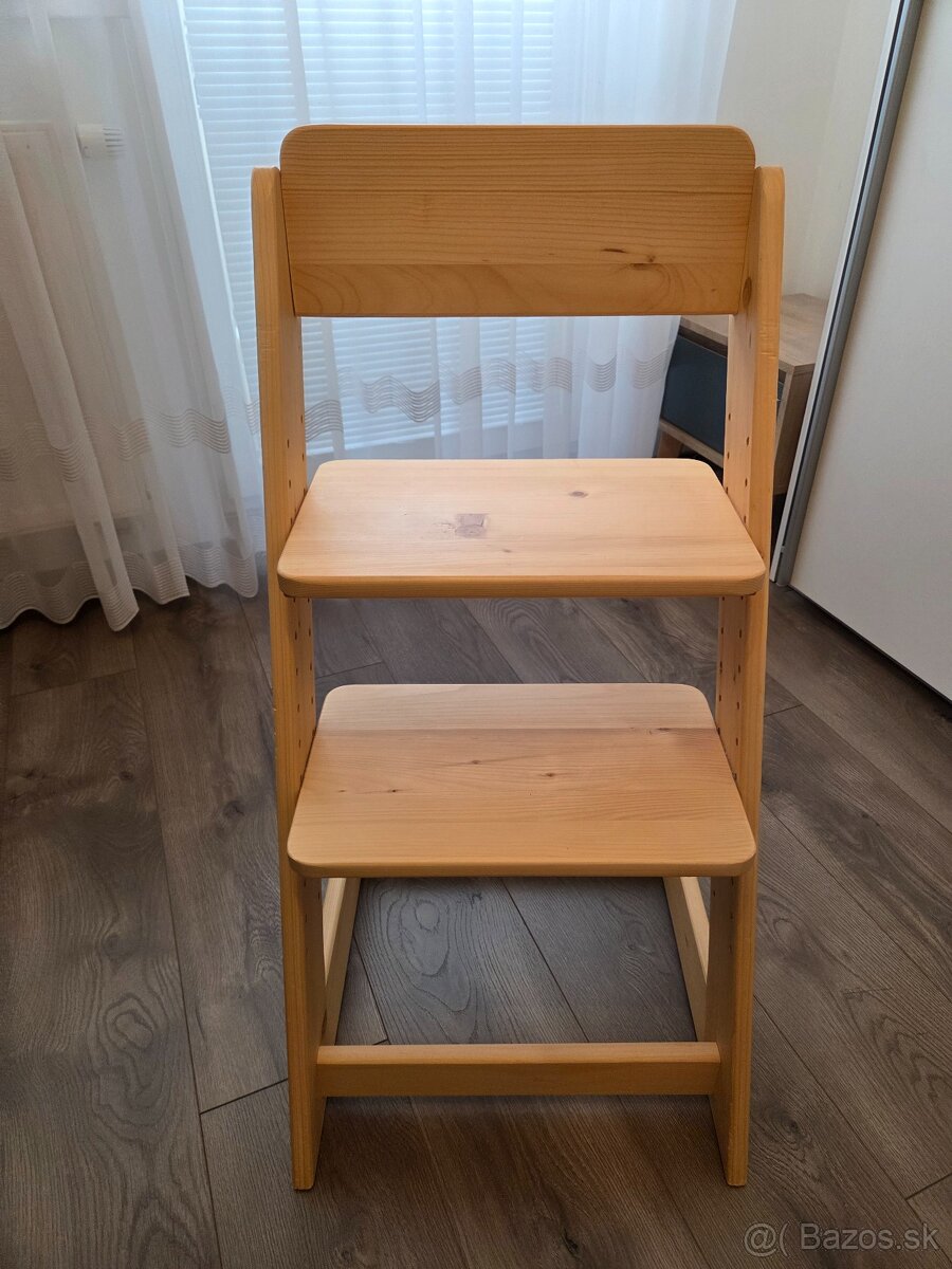 Výškovo nastaviteľná stolička pre deti
