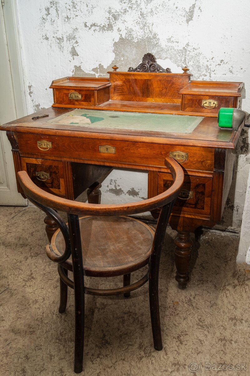 Písací stôl anglický