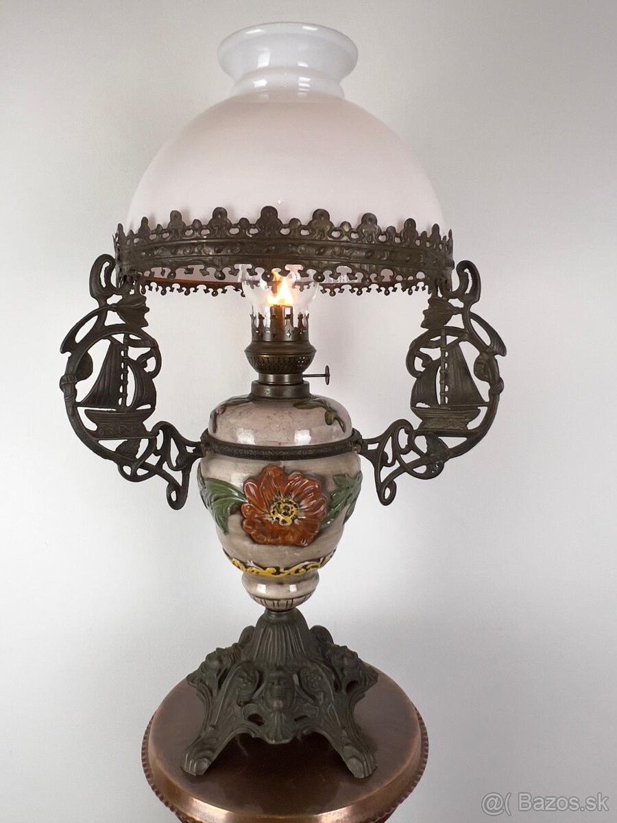 Stolova a petrolejka ako luster