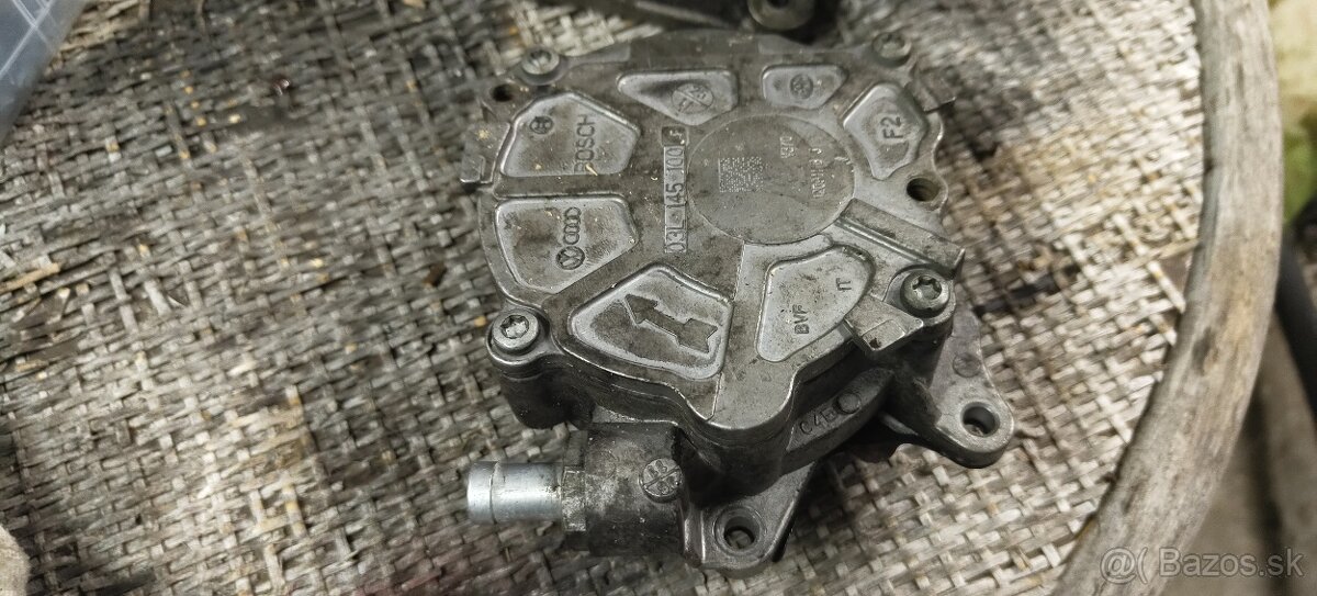 Vákuová pumpa Audi Q5 CJC 03L145100