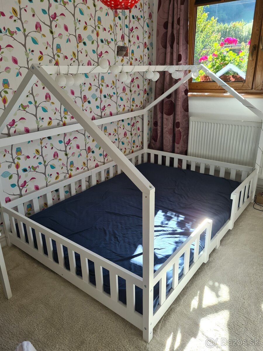 Domčeková posteľ pre deti dvojitá