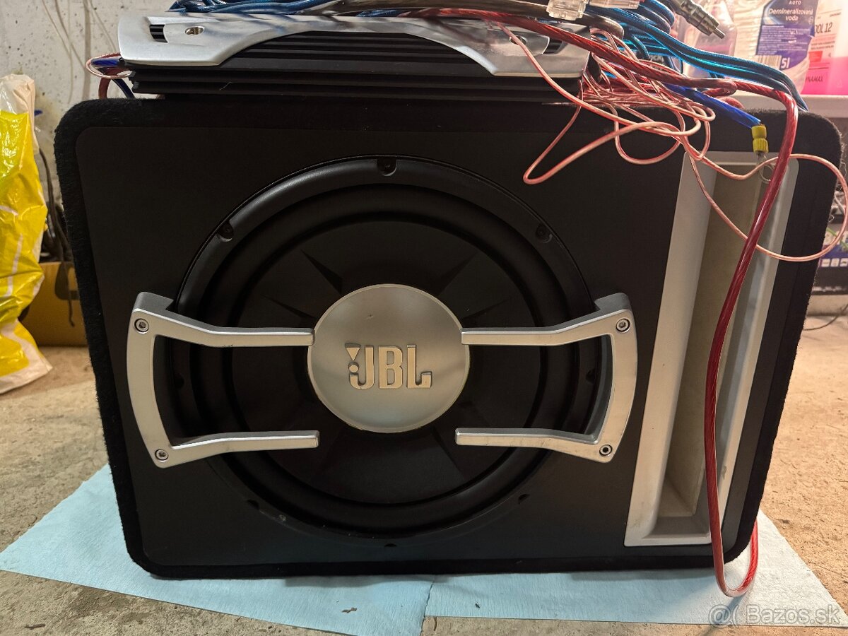 Subwoofer do auta
