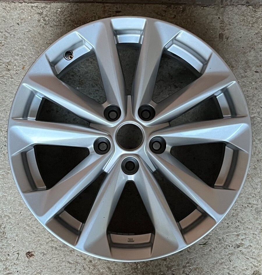 kúpim 5x114,3 j7 R17 ET 45 alu disk pre NISSAN