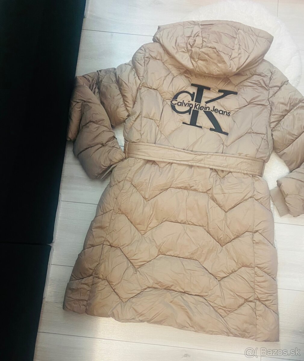 Hneda cokoladova zimna bunda calvin klein