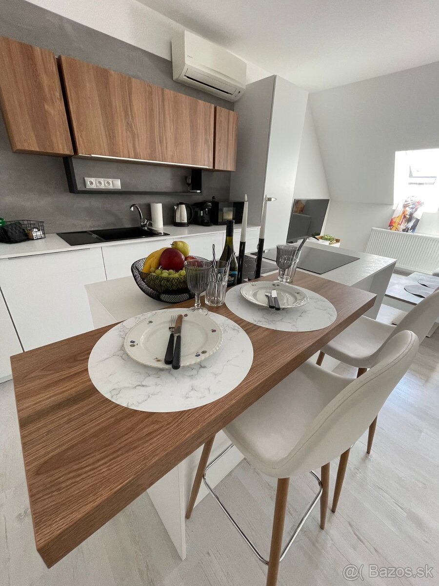 ++PRENÁJOM štýlový 2i byt na pešej zóne v Trnave++