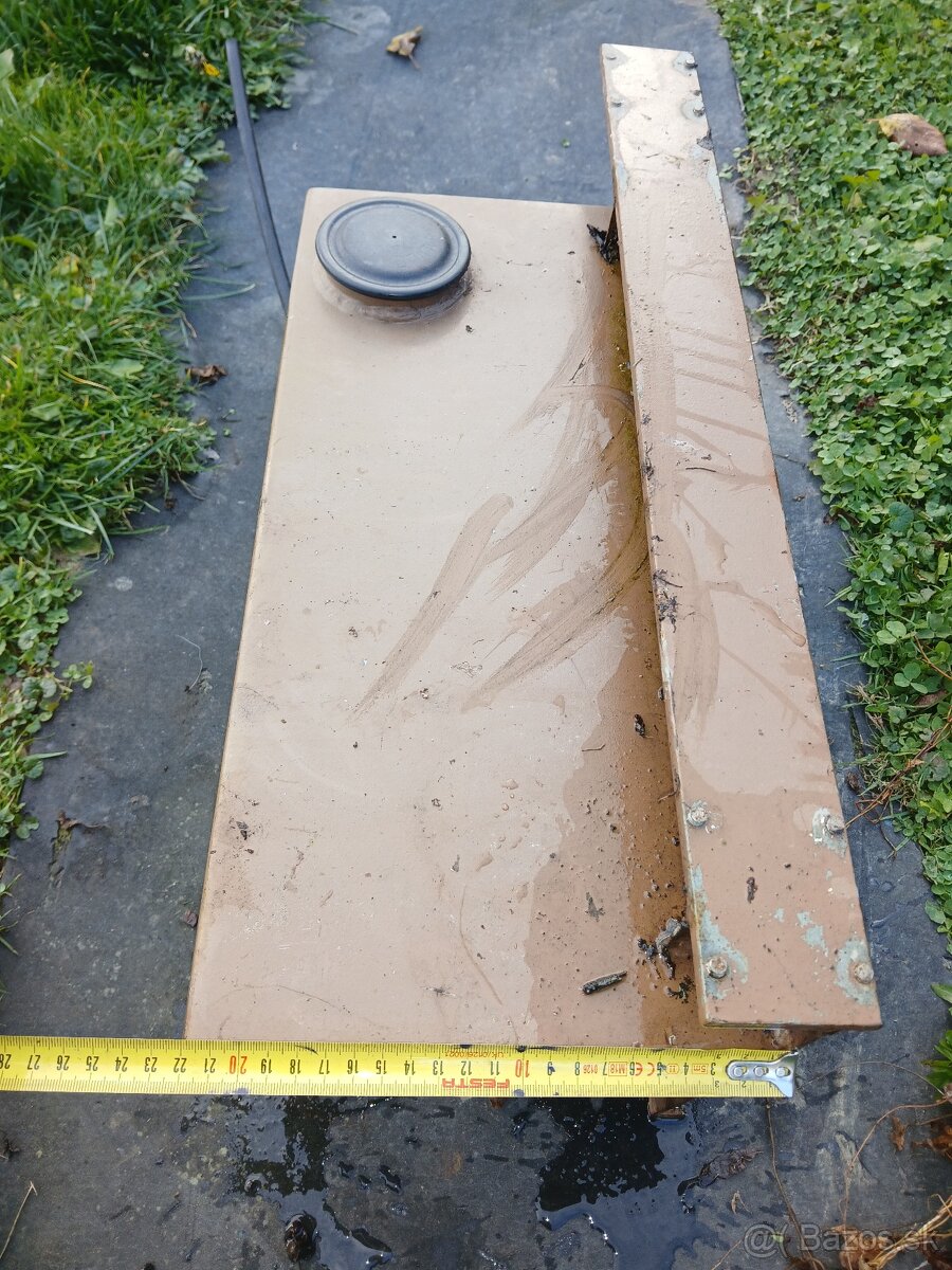 Nadrz na pohonne hmoty