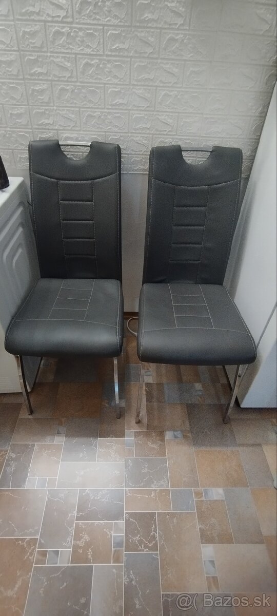 Jedálenské stoličky