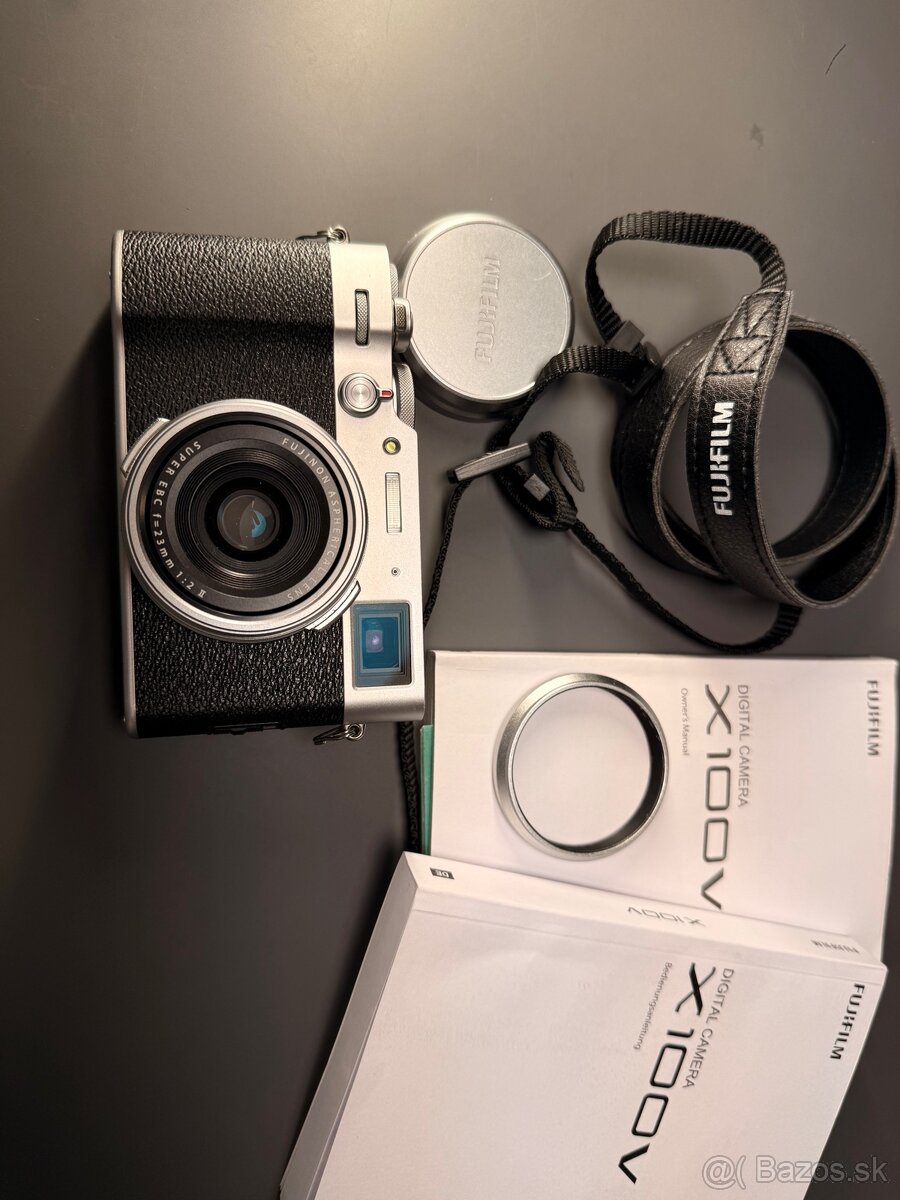 Fujifilm X100V - strieborný