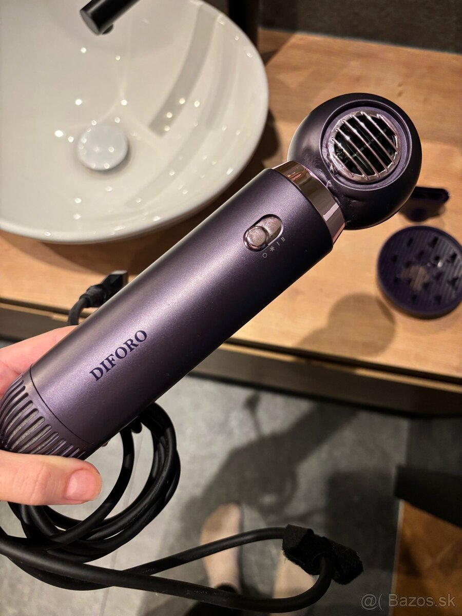 Diforo fén na vlasy darujem