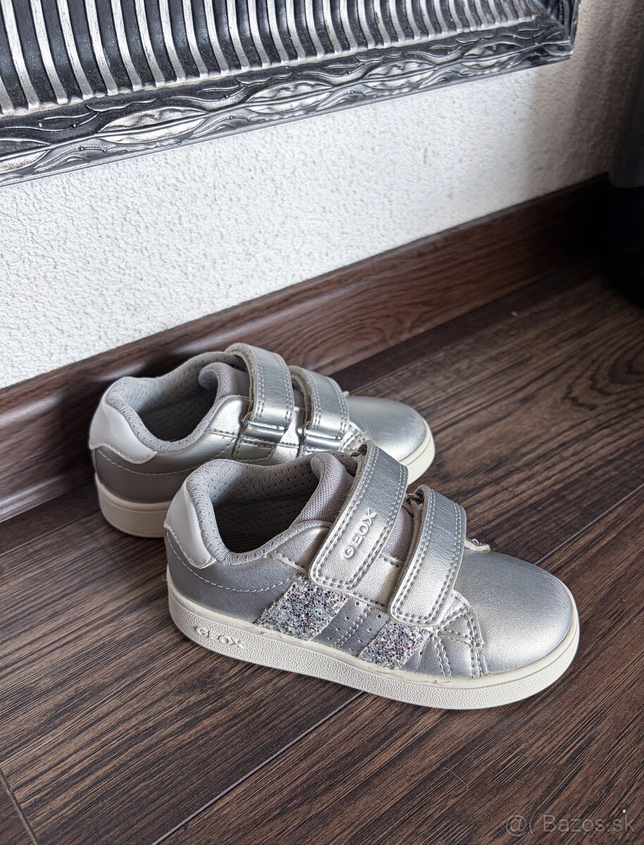 Dievčenské tenisky Geox strieborné