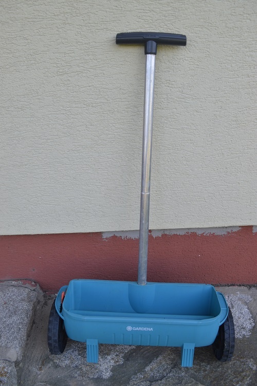 predam posypaci/posypovy vozik GARDENA,