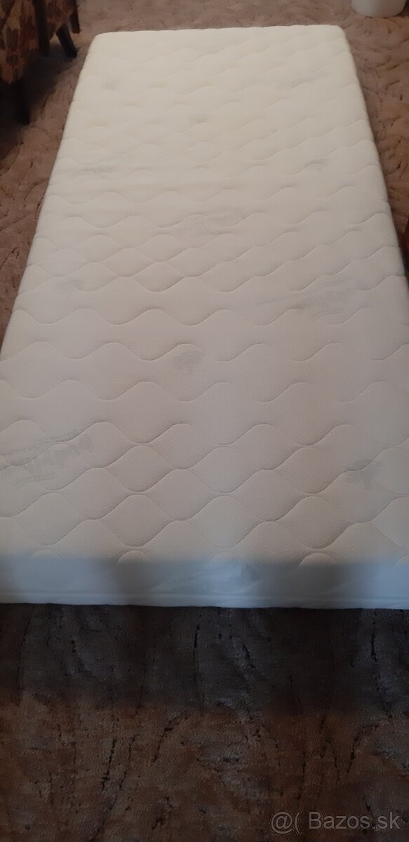 Predám antidekubitný zdravotný matrac 200x90x16cm