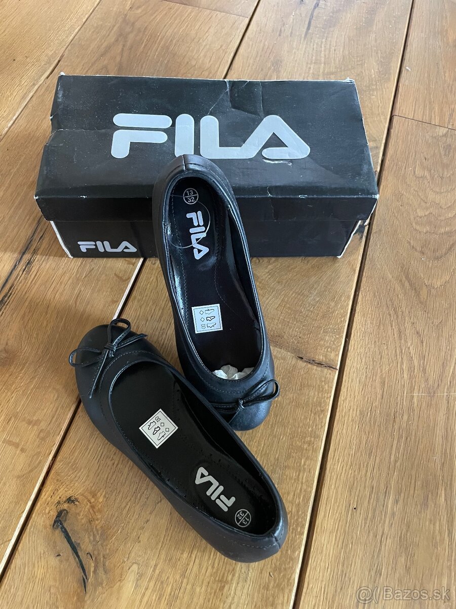 Dievčenské, kožené balerínky č. 32, zn. FILA