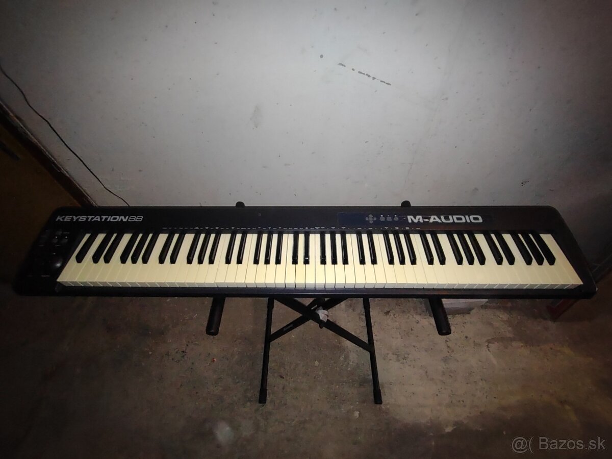 MIDI kontrolér M-Audio Keystation 88