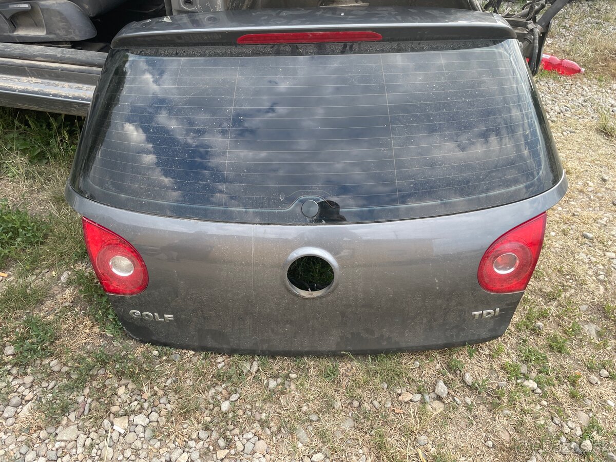 Predám kufrové dvere VW Golf 5 TDI, tmavošedá farba