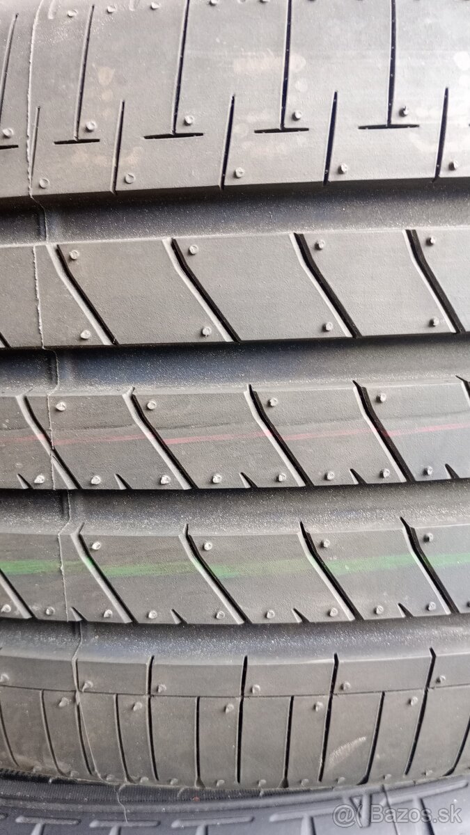 215/45 R18 letné pneumatiky