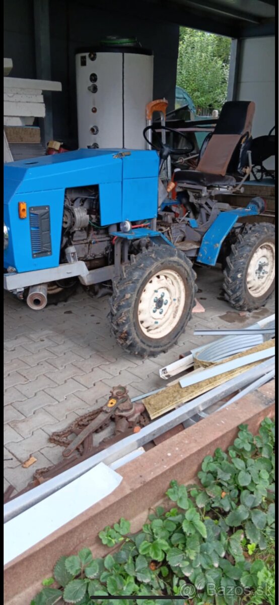 predám traktor