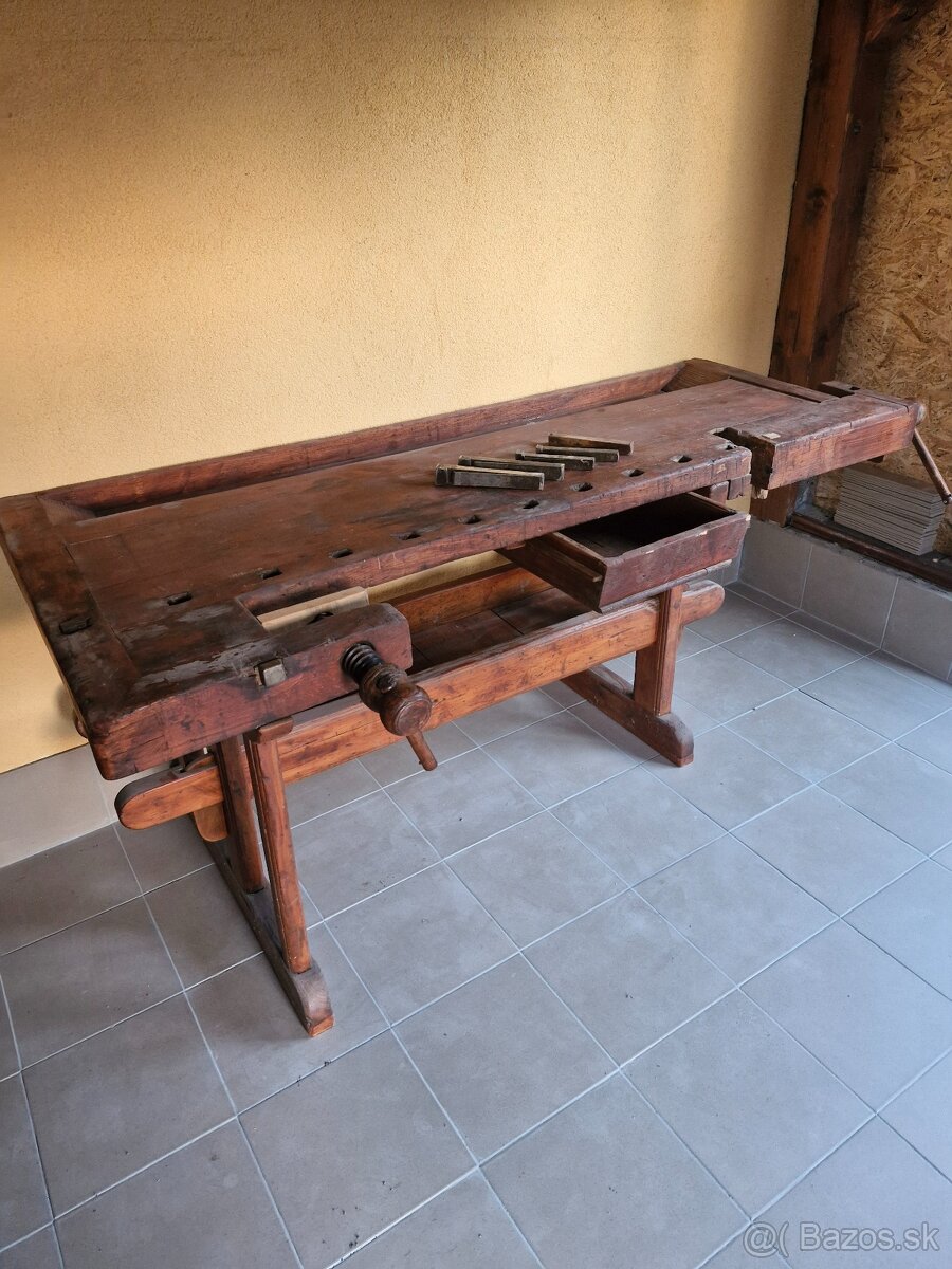 Drevený ponk / stolárska hoblica