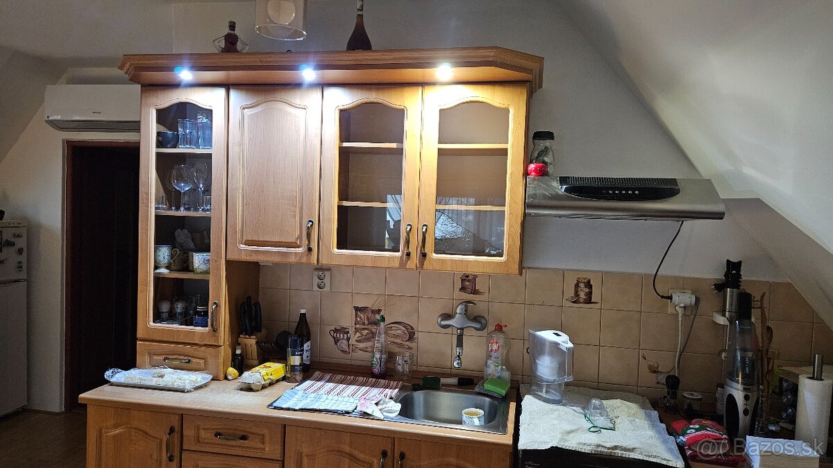 Staršia kuchynská linka