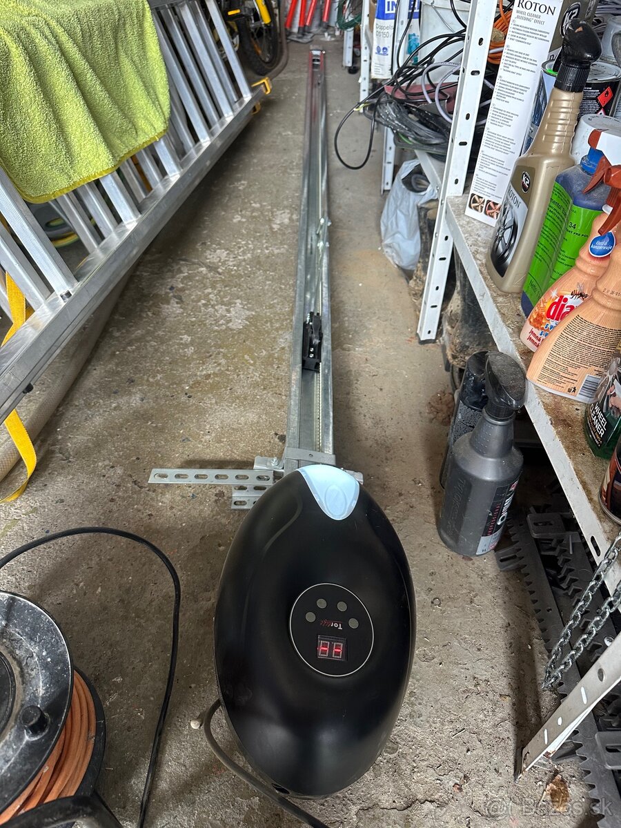 Predám pohon na garážovú bránu