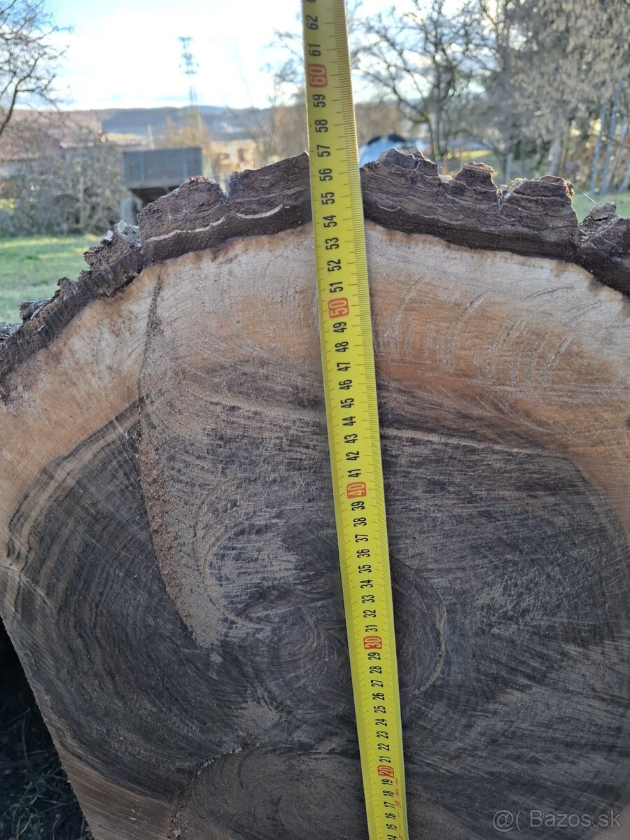 Predám orechové drevo