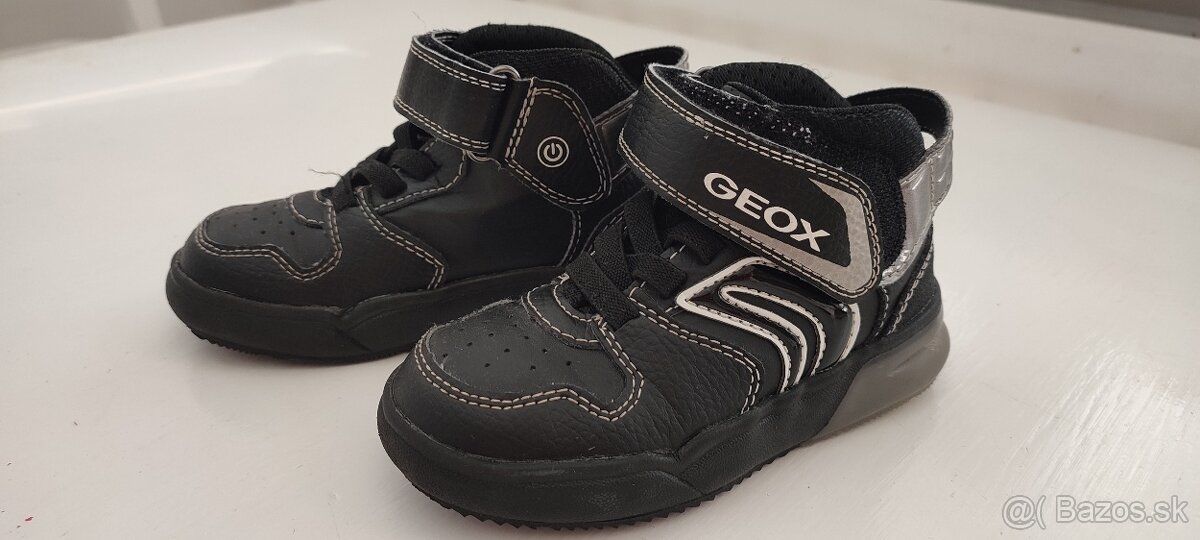 Prechodné blikajúce tenisky Geox 25