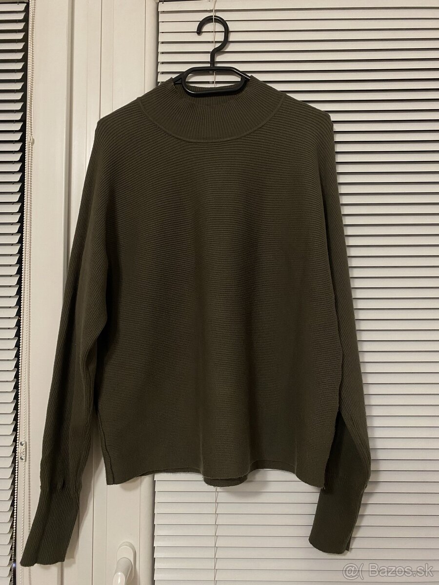 Sukňa + sveter