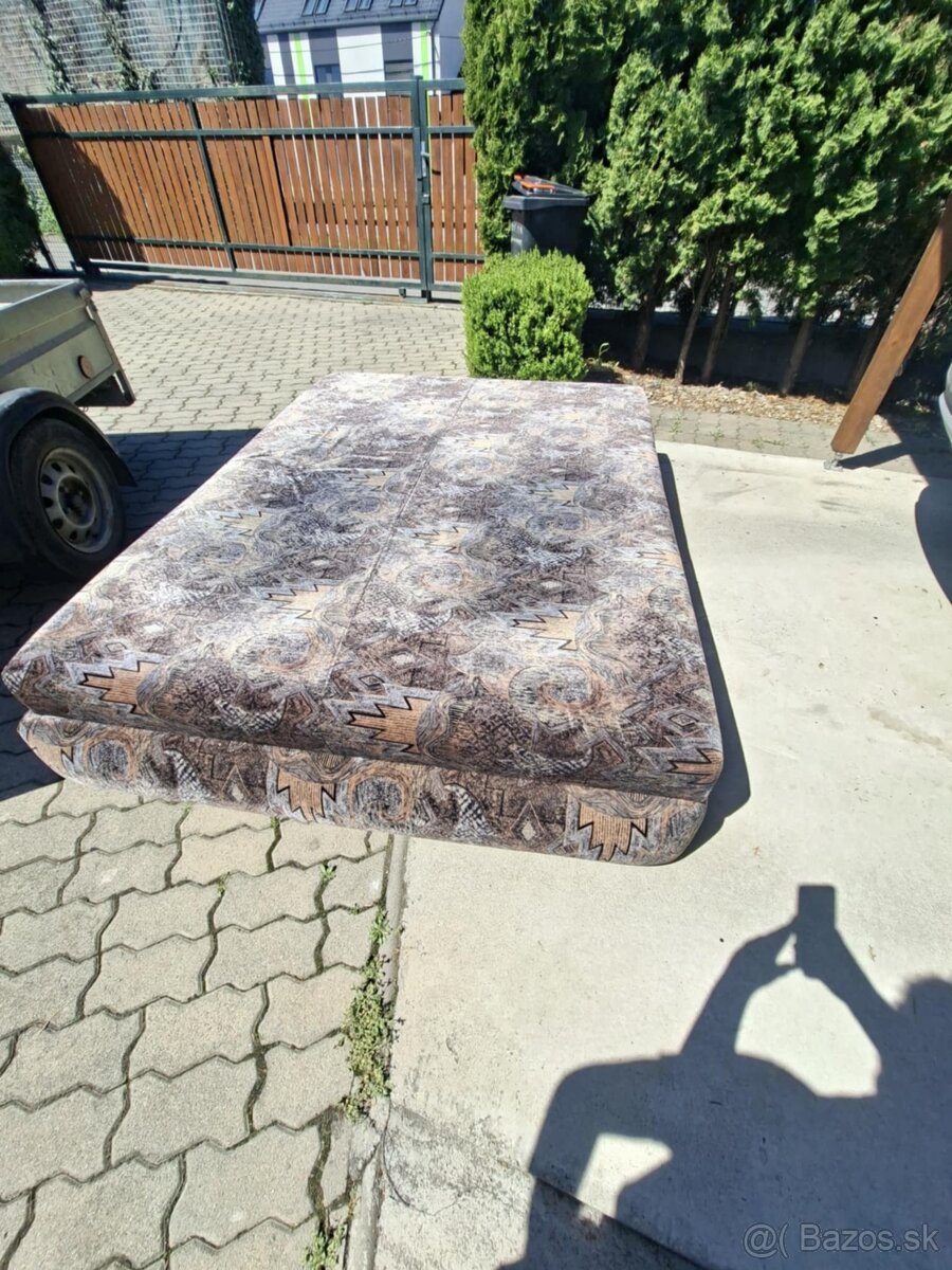 Manželská posteľ
