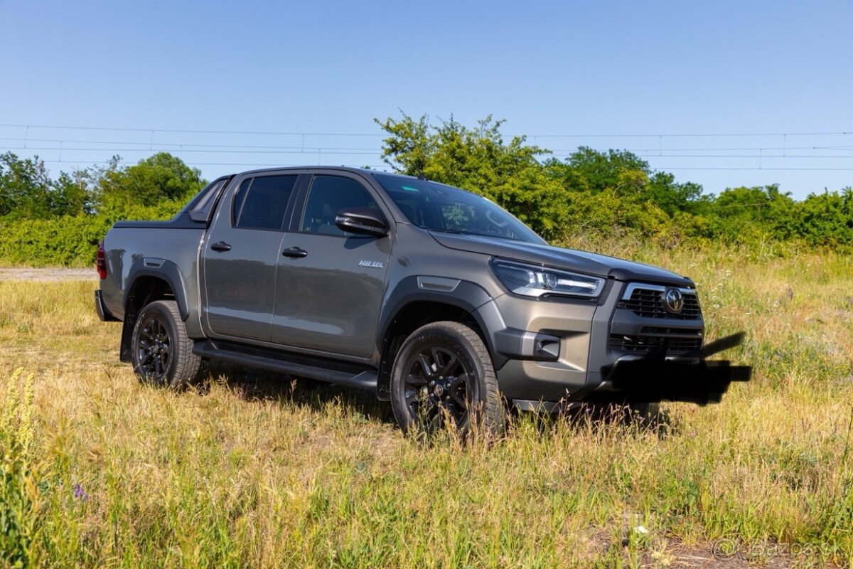 Toyota Hilux Invincible 2.8 150kw 6/2022 odpocet DPH