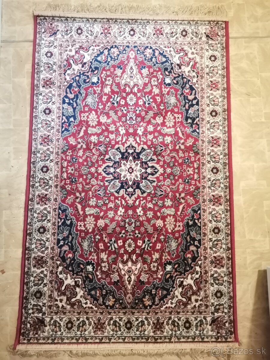 Krásny orientálny koberec 115x66 cm