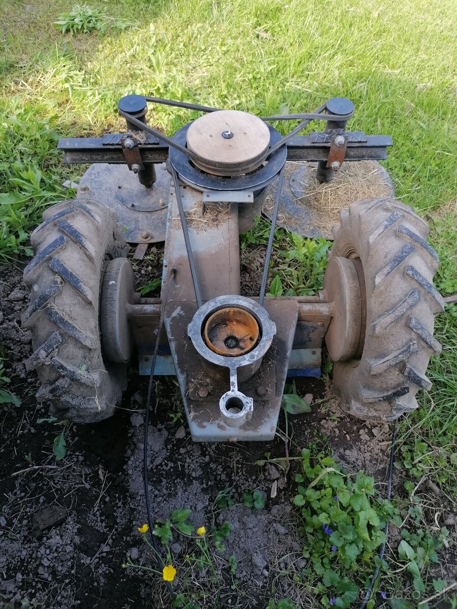Dvojbubnová kosačka