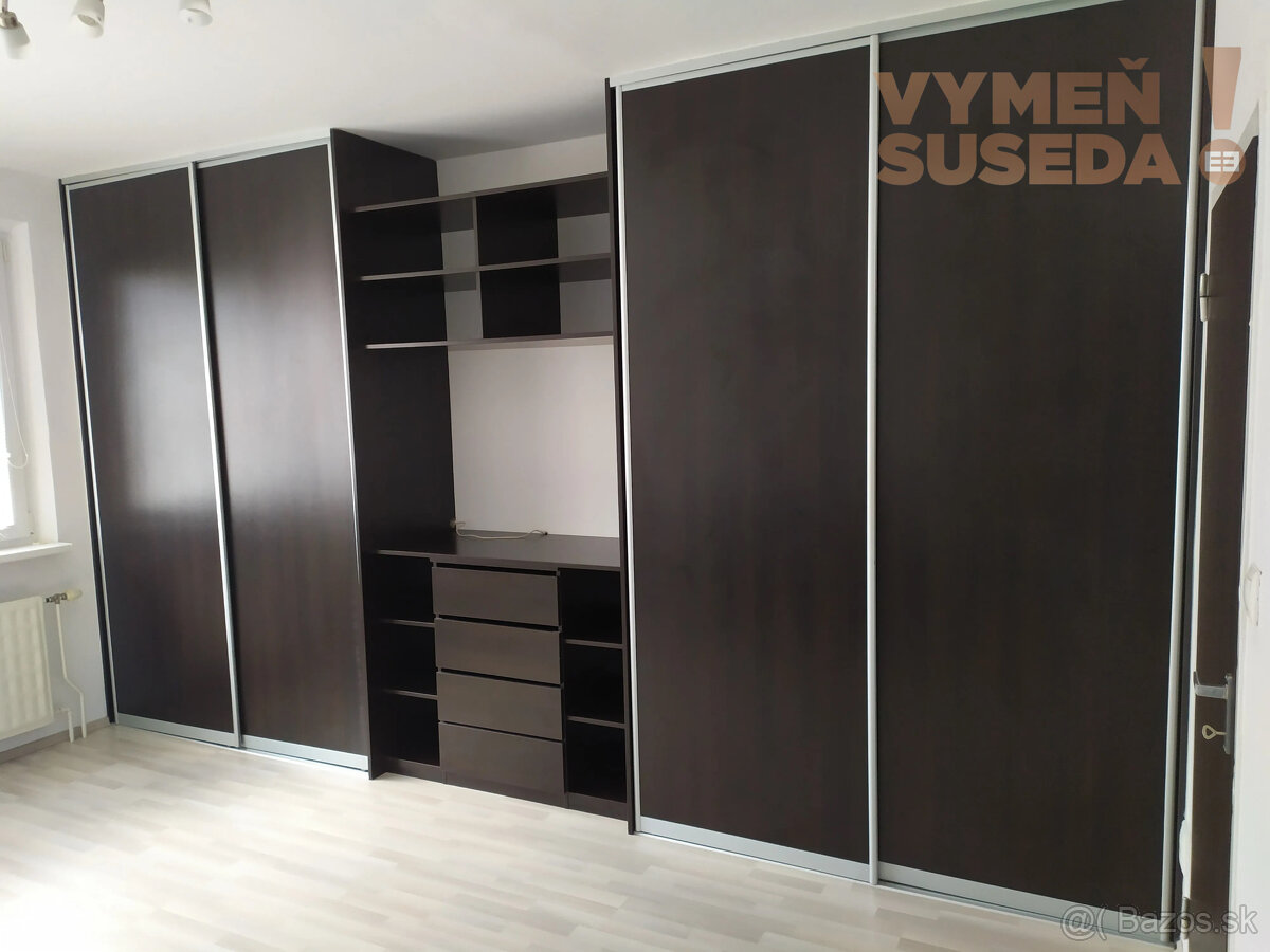 VYMEŇ SUSEDA – VÝNIMOČNÝ ZARIADENÝ 1 IZB. BYT, BAKOŠOVA, BR