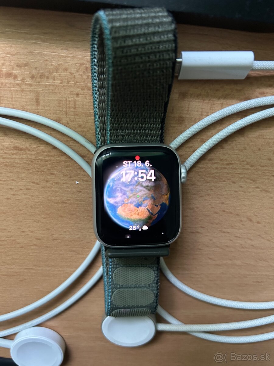 Apple Watch SE + príslušenstvo