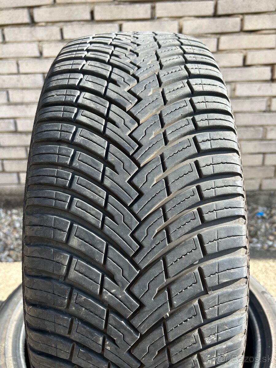 215/45R20 Pirelli Cinturato Allseason SF2 - Celoročná