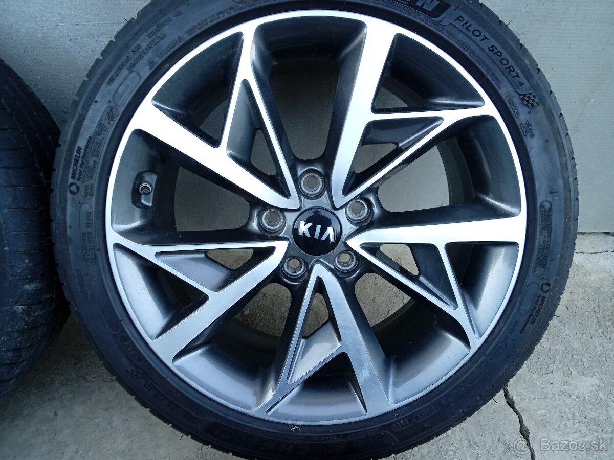 KIA optima,carens 18"225/45 R18 letná sada