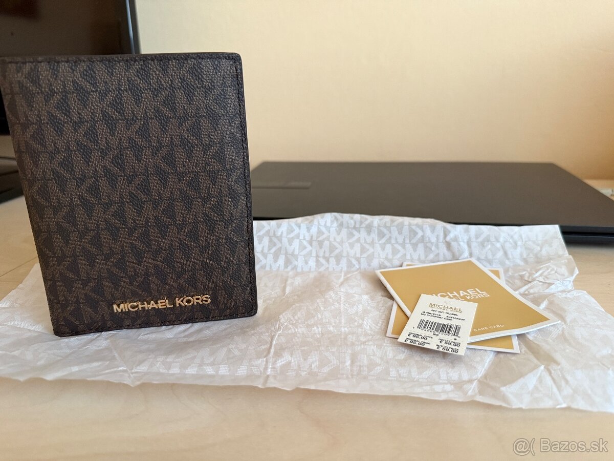 Passport Michael Kors