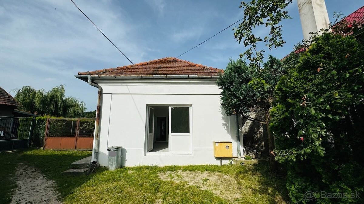 Na predaj 4-izbový rodinný dom s pozemkom 567 m² – Veľké Uhe