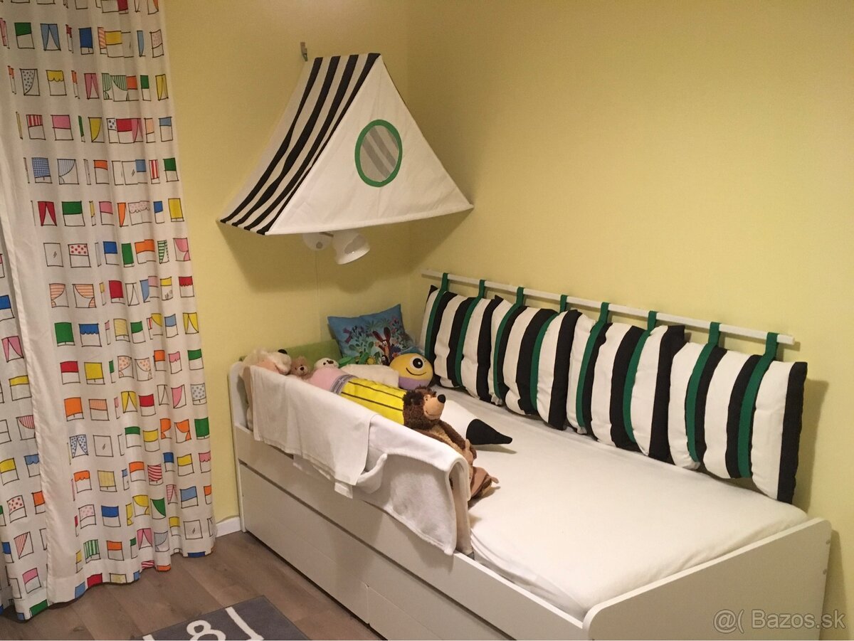 Nástenné riešenie k detskej posteli