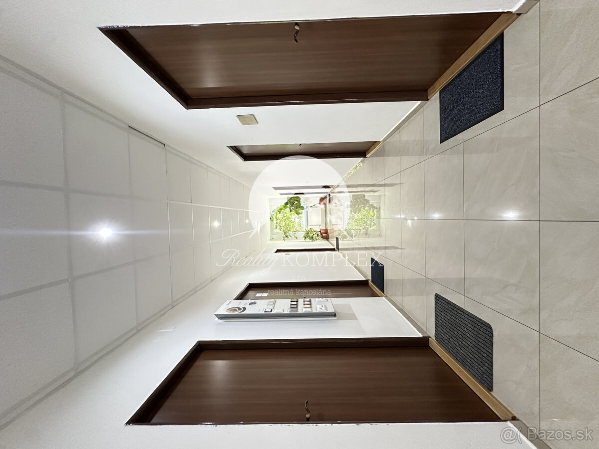 Reality KOMPLEX s.r.o. Vám ponúka na prenájom dve kancelárie