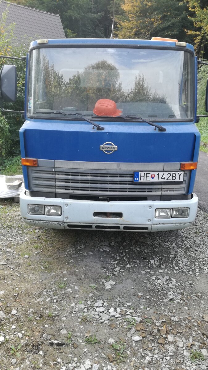 Predám nak. auto Nissan Avila ESP, sklapač