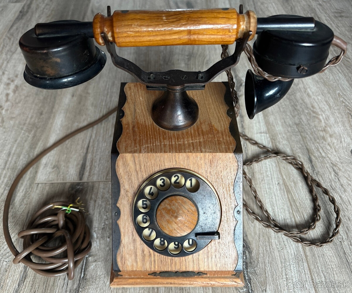 Tesla CS20 starozitny telefon