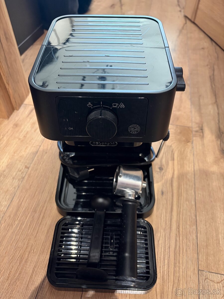 Kávovar DeLonghi