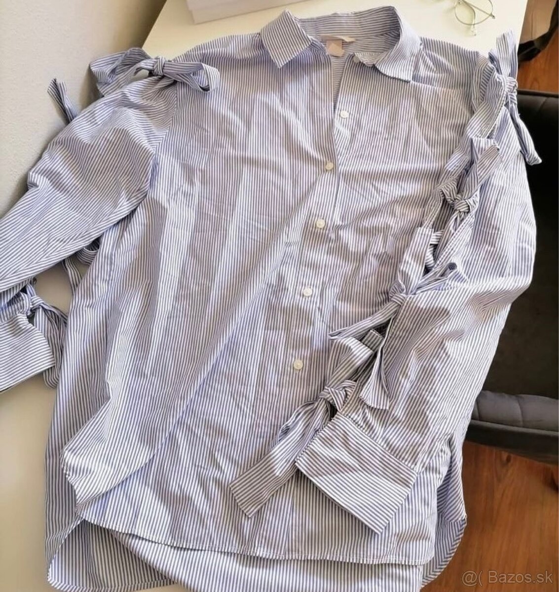 H&m kosela s maslickami na rukávoch