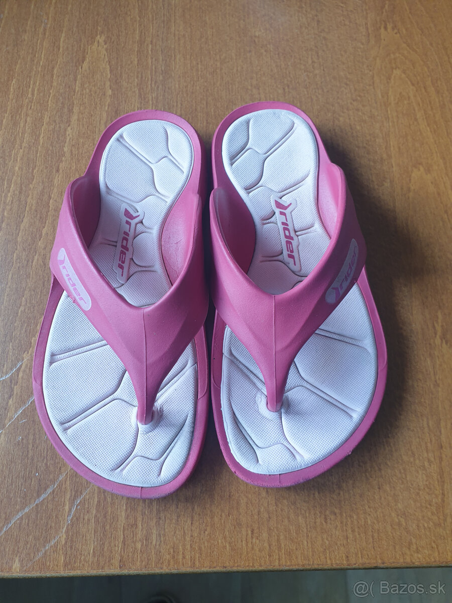 Plazove slapky c31