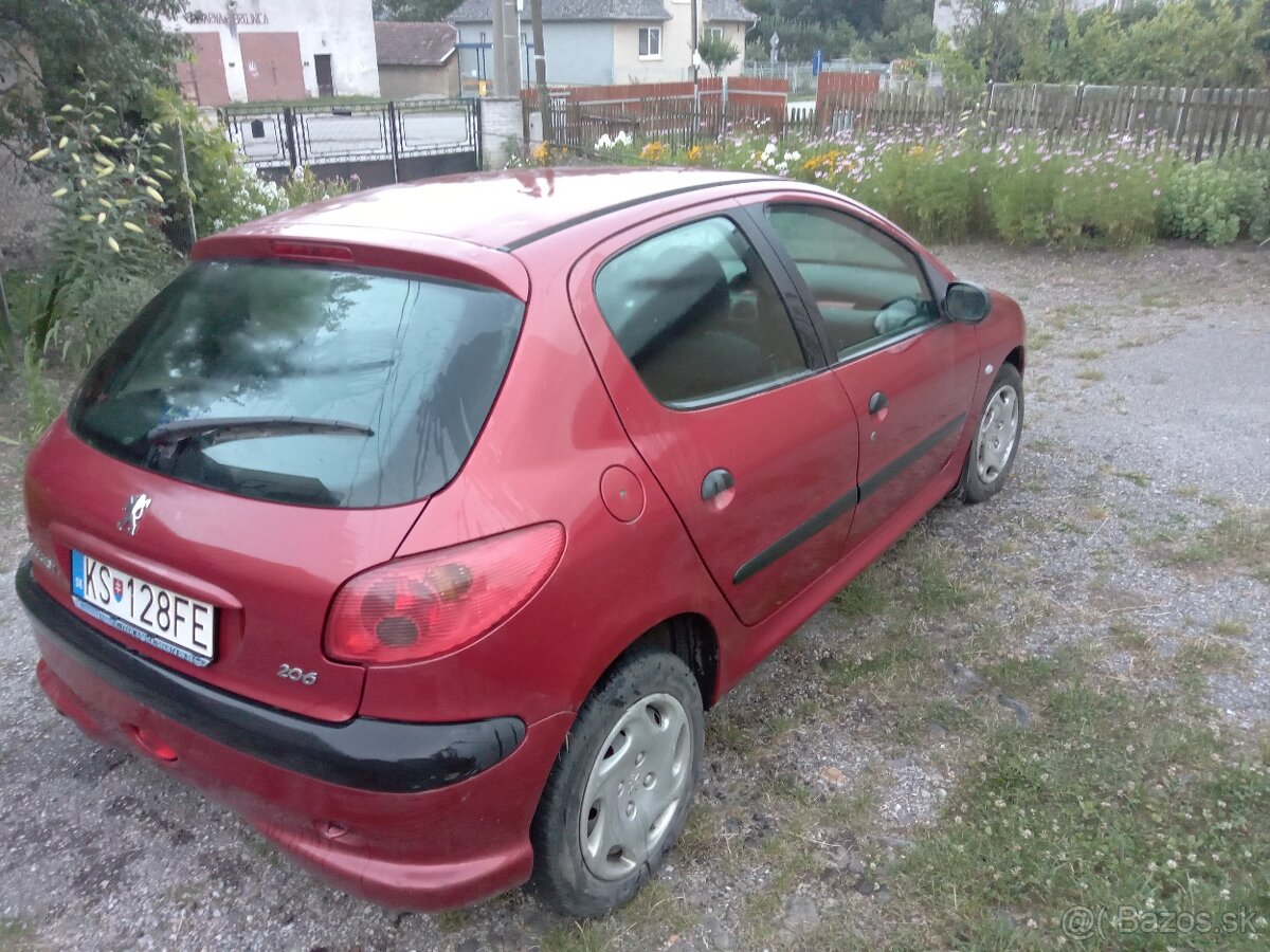 Predám Peugeot 1.1, 44 kw, 132 000km.