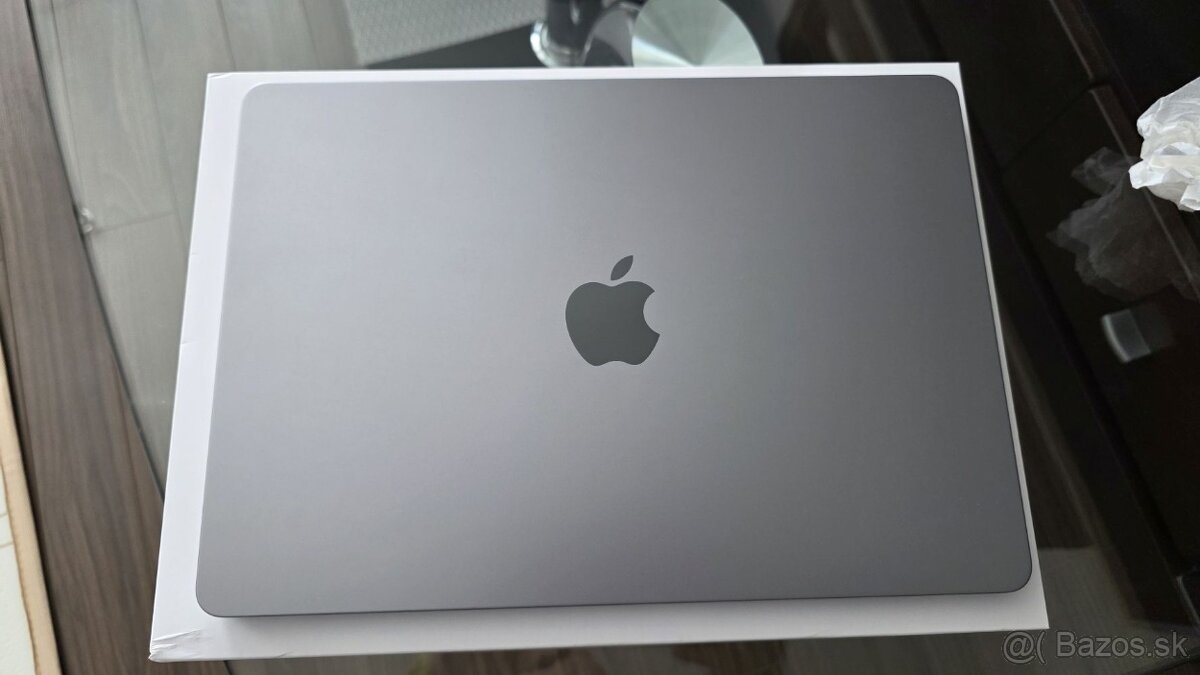 Apple Macbook Air M3 13" 16GB/512GB SK/CZ TOP