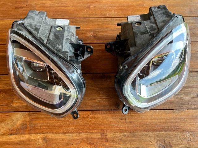 Led adaptívne predné svetlá na Mini Countryman F60 2021